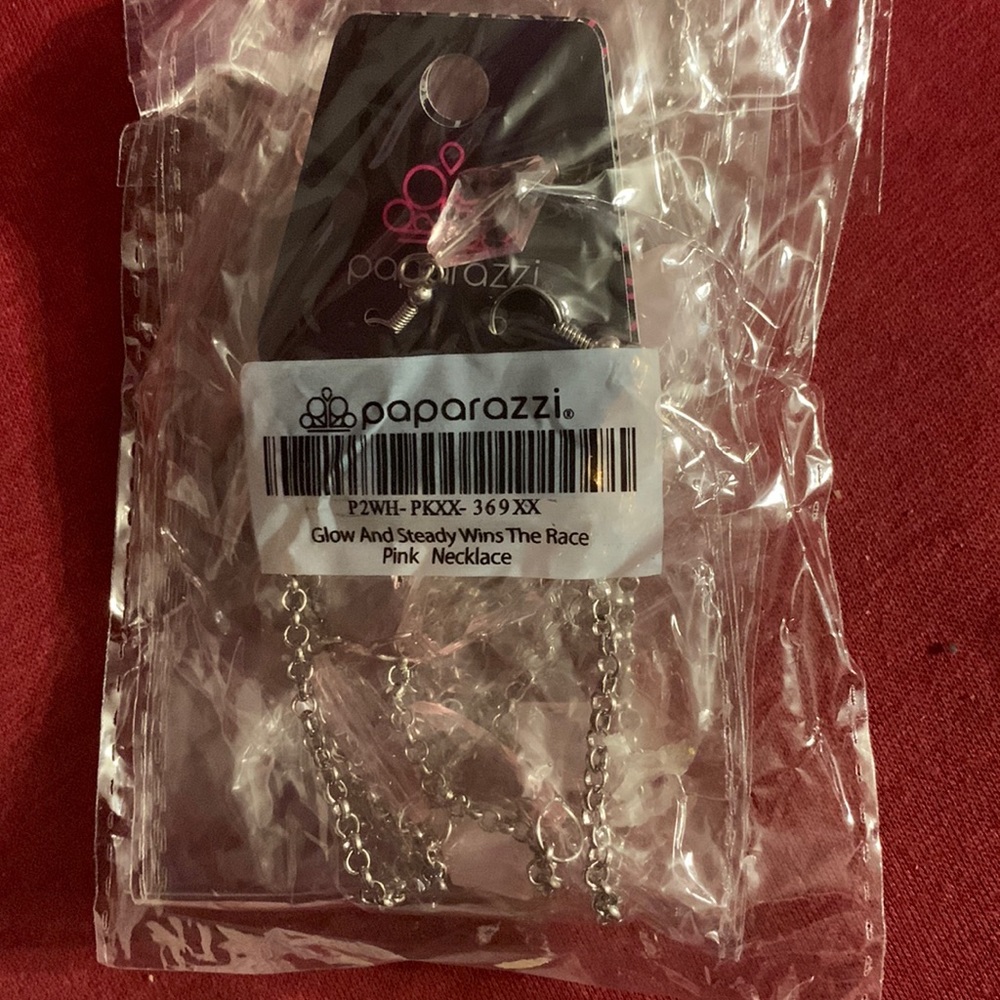 Women’s light pink necklace